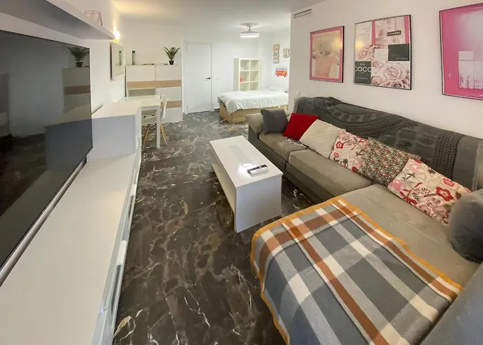 Апартаменти Gorgeous In Фуенхірола